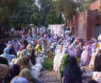 تقسیم راشن و افطاری بسلسلہ رمضان المبارک2008