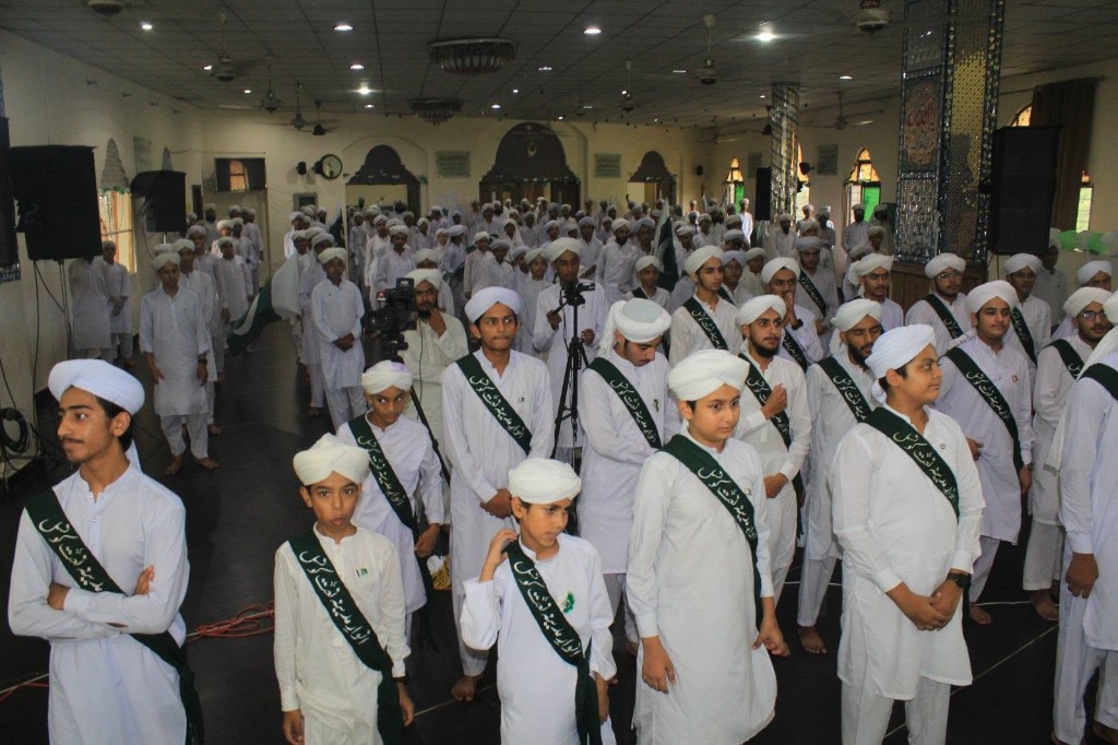 مراکز انوار مدینہ — طلبا و دینی تعلیم
